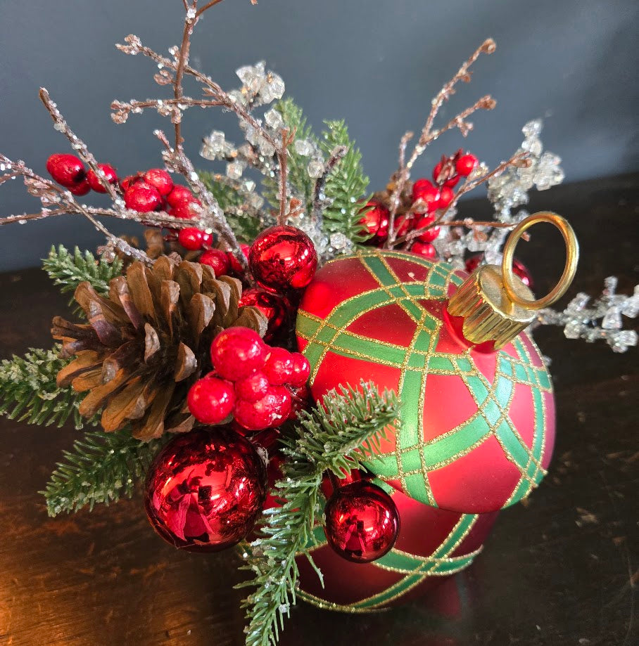 Home Alone Ornament Arrangement