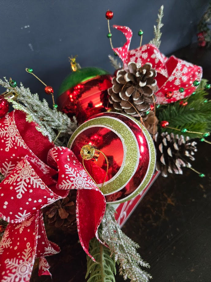 Falala Ornament Arrangement