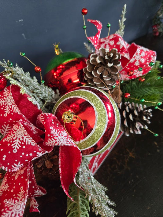 Falala Ornament Arrangement