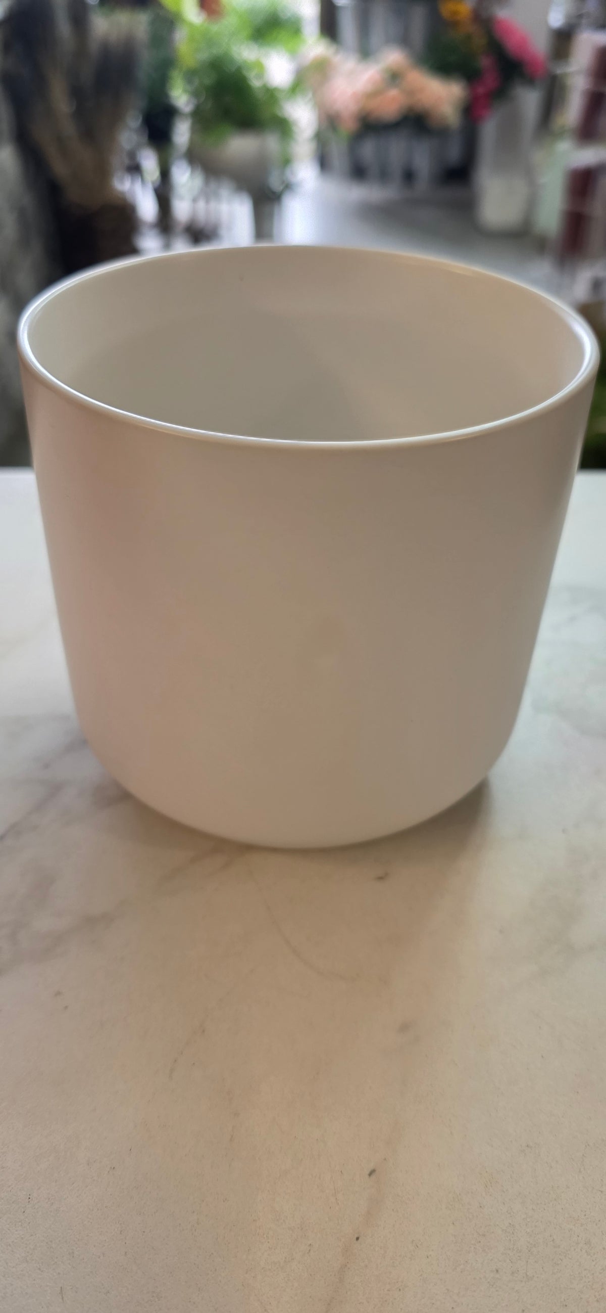 White Kendall Pot